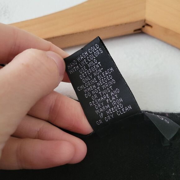 Elena Solano 100% 2-Ply Cashmere V-Neck Tee Short Sleeve Black M - Picture 2 of 5